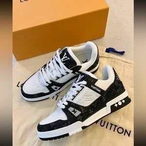 Louis Vuitton Trainer Sneaker Black and White US 11